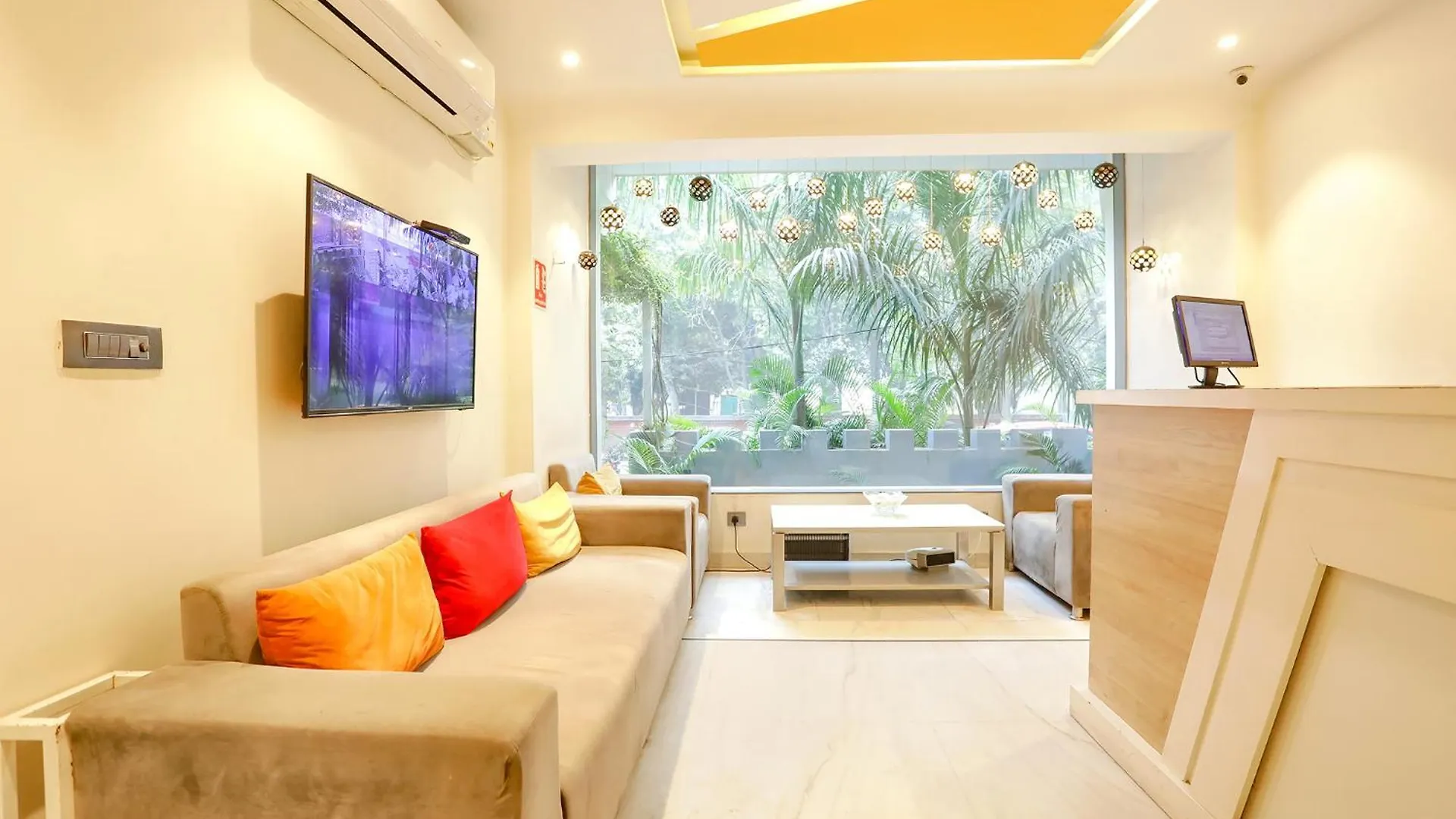 Fabhotel Jhs Studio Gurgaon Hotel
