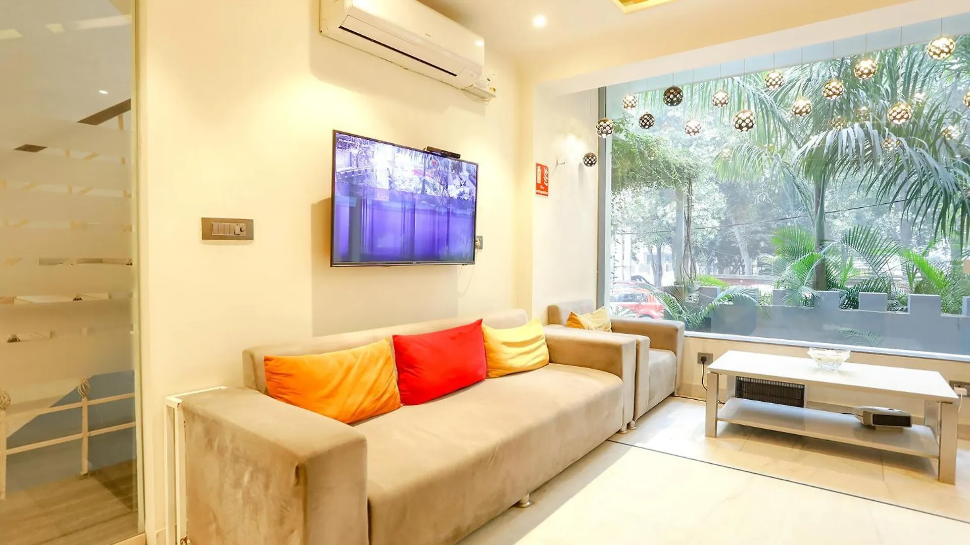 Fabhotel Jhs Studio Gurgaon